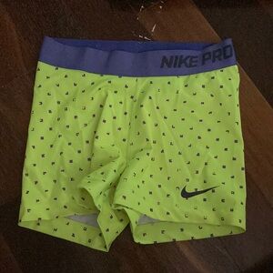Nike pros adult small multicolored shorts 3” inseam